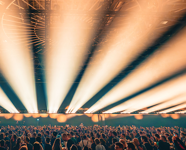 © Markus Werner Licht und Lasershow im UFO bei einem Event.